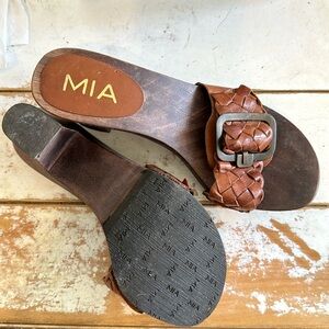 Vintage wooden Mia slip on mules good condition true to size